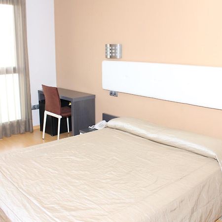 Hotel Ciutat D'Amposta Room photo